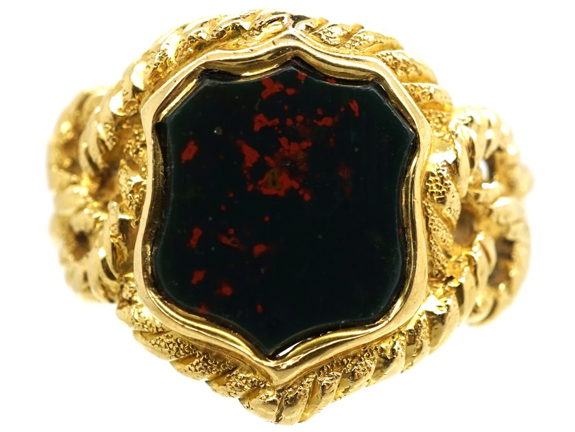 Victorian 18ct Gold & Shield Shaped Bloodstone Signet Ring 4 Victorian 18ct Gold & Shield Shaped Bloodstone Signet Ring - Image 2