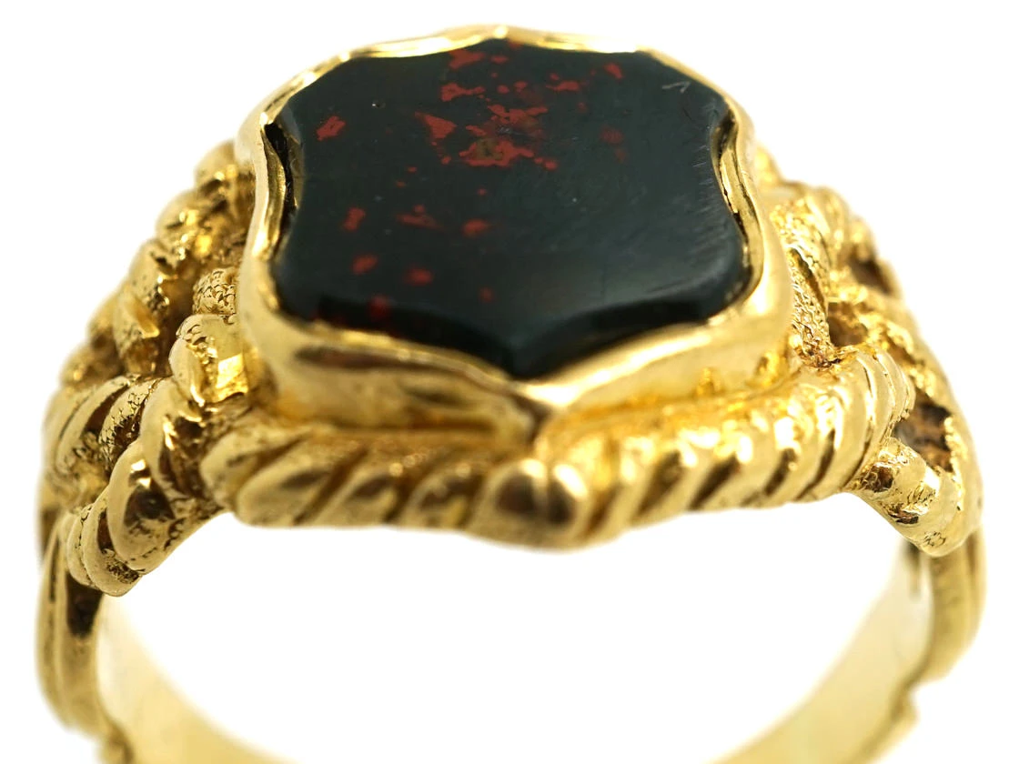 Victorian 18ct Gold & Shield Shaped Bloodstone Signet Ring 5 Victorian 18ct Gold & Shield Shaped Bloodstone Signet Ring - Image 3