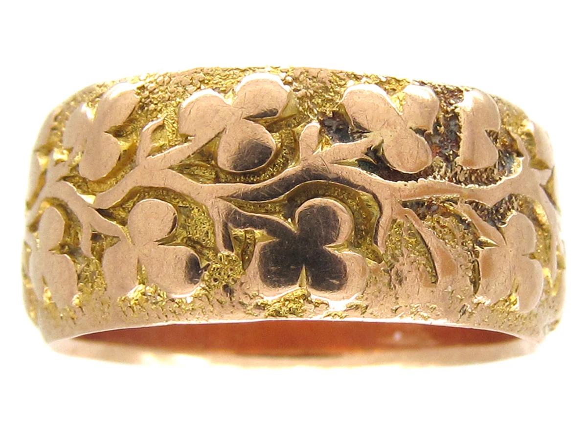 9ct Gold Shamrock Ring 4 9ct Gold Shamrock Ring - Image 2