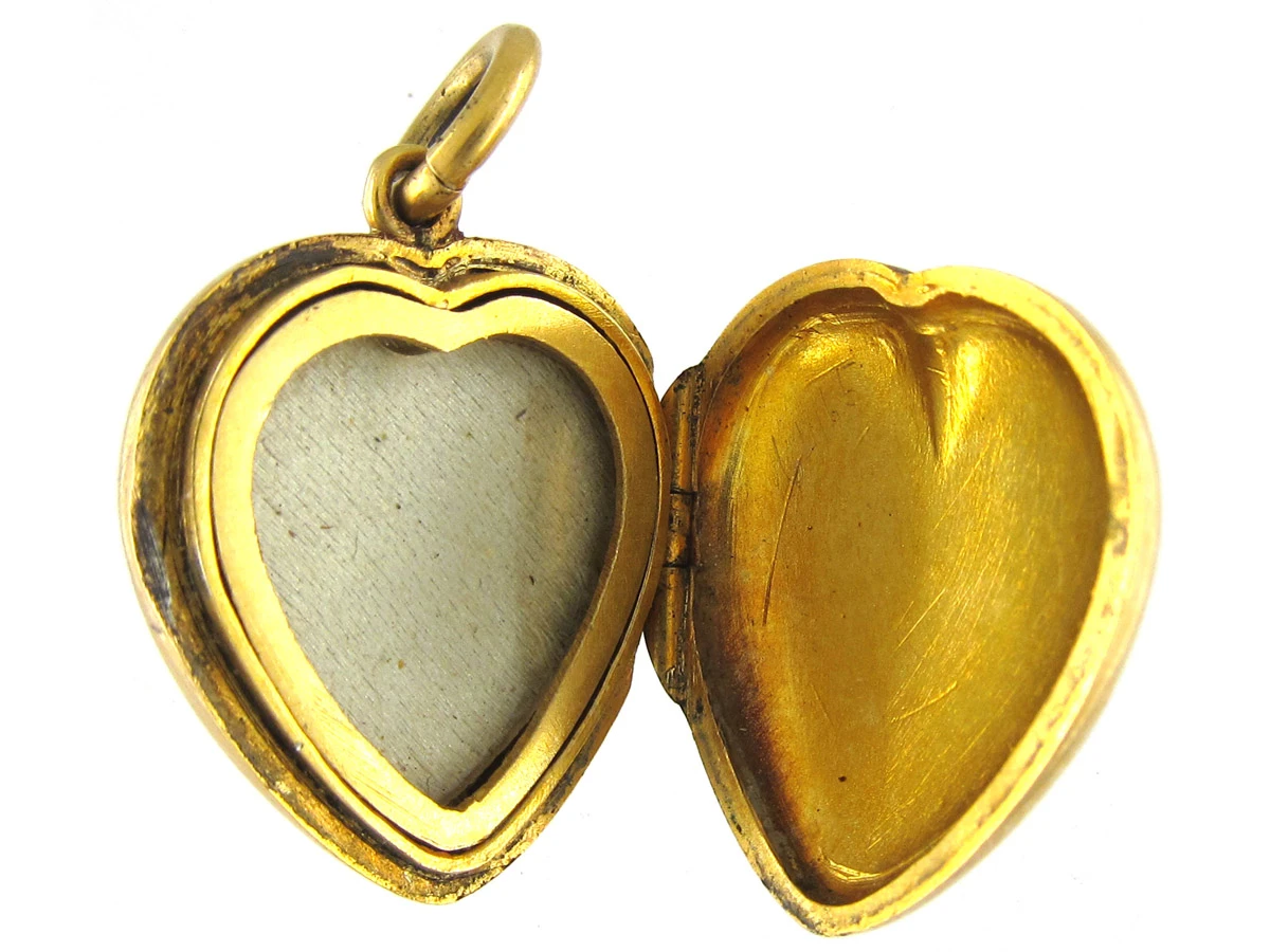 18ct Gold Victorian Blue Enamel Heart Locket 5 18ct Gold Victorian Blue Enamel Heart Locket - Image 3