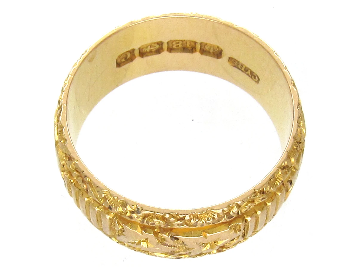 Victorian 18ct Gold Wide Vine Leaf Design Wedding Ring 6 Victorian 18ct Gold Wide Vine Leaf Design Wedding Ring - Image 4