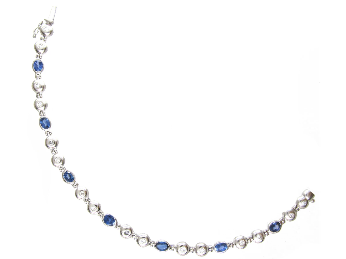 18ct White Gold, Sapphire & Diamond Bracelet 5 18ct White Gold, Sapphire & Diamond Bracelet - Image 3