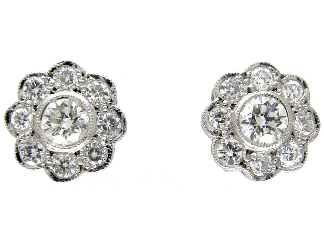 18ct White Gold & Diamond Daisy Cluster Earrings 3 18ct White Gold & Diamond Daisy Cluster Earrings