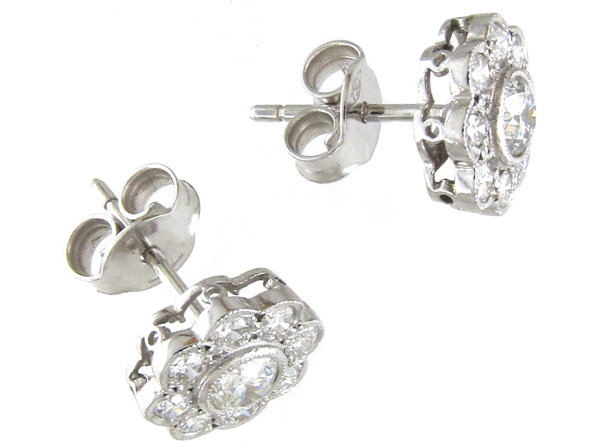18ct White Gold & Diamond Daisy Cluster Earrings 6 18ct White Gold & Diamond Daisy Cluster Earrings - Image 4