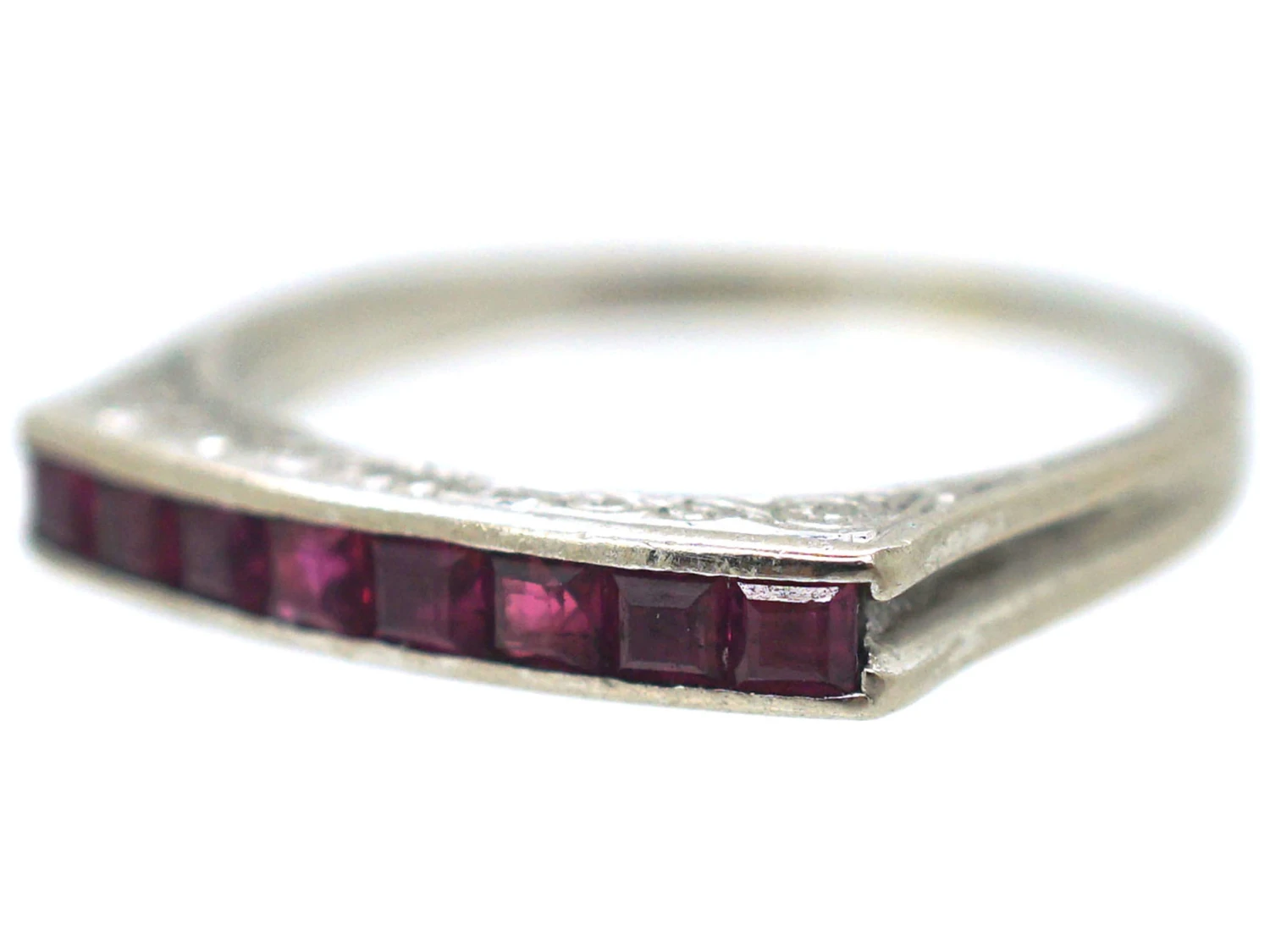 Art Deco 18ct White Gold & Ruby Half Eternity Ring 8 Art Deco 18ct White Gold & Ruby Half Eternity Ring - Image 6