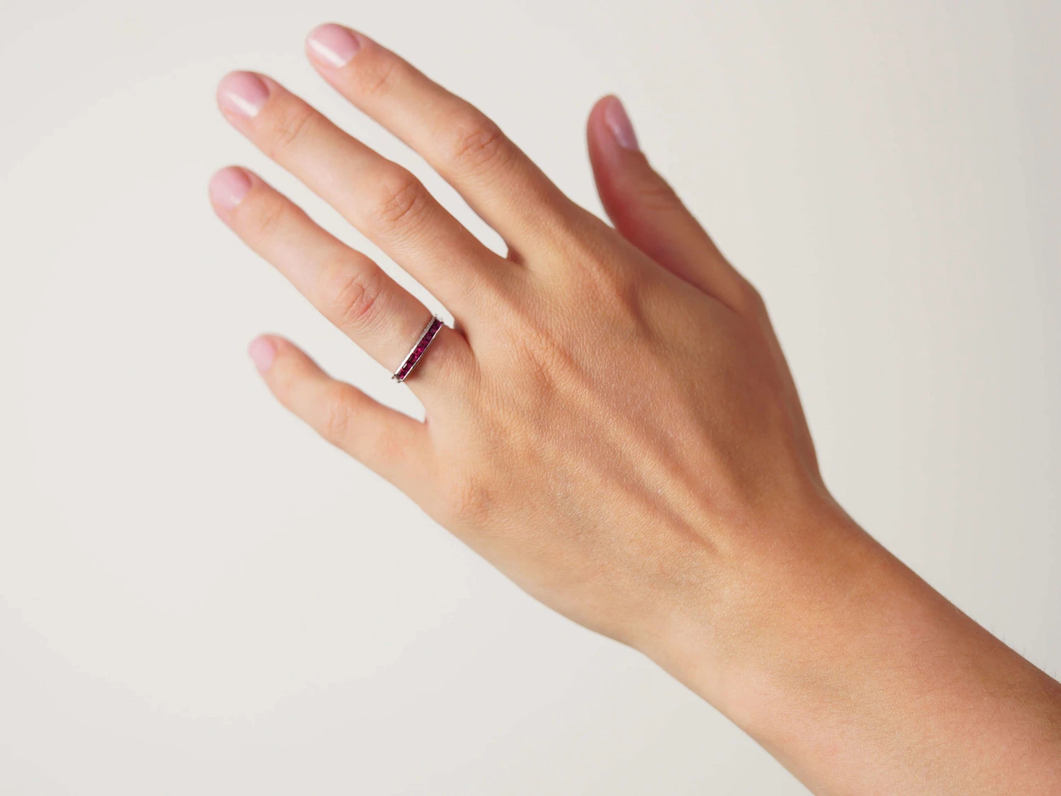 Art Deco 18ct White Gold & Ruby Half Eternity Ring 4 Art Deco 18ct White Gold & Ruby Half Eternity Ring - Image 2