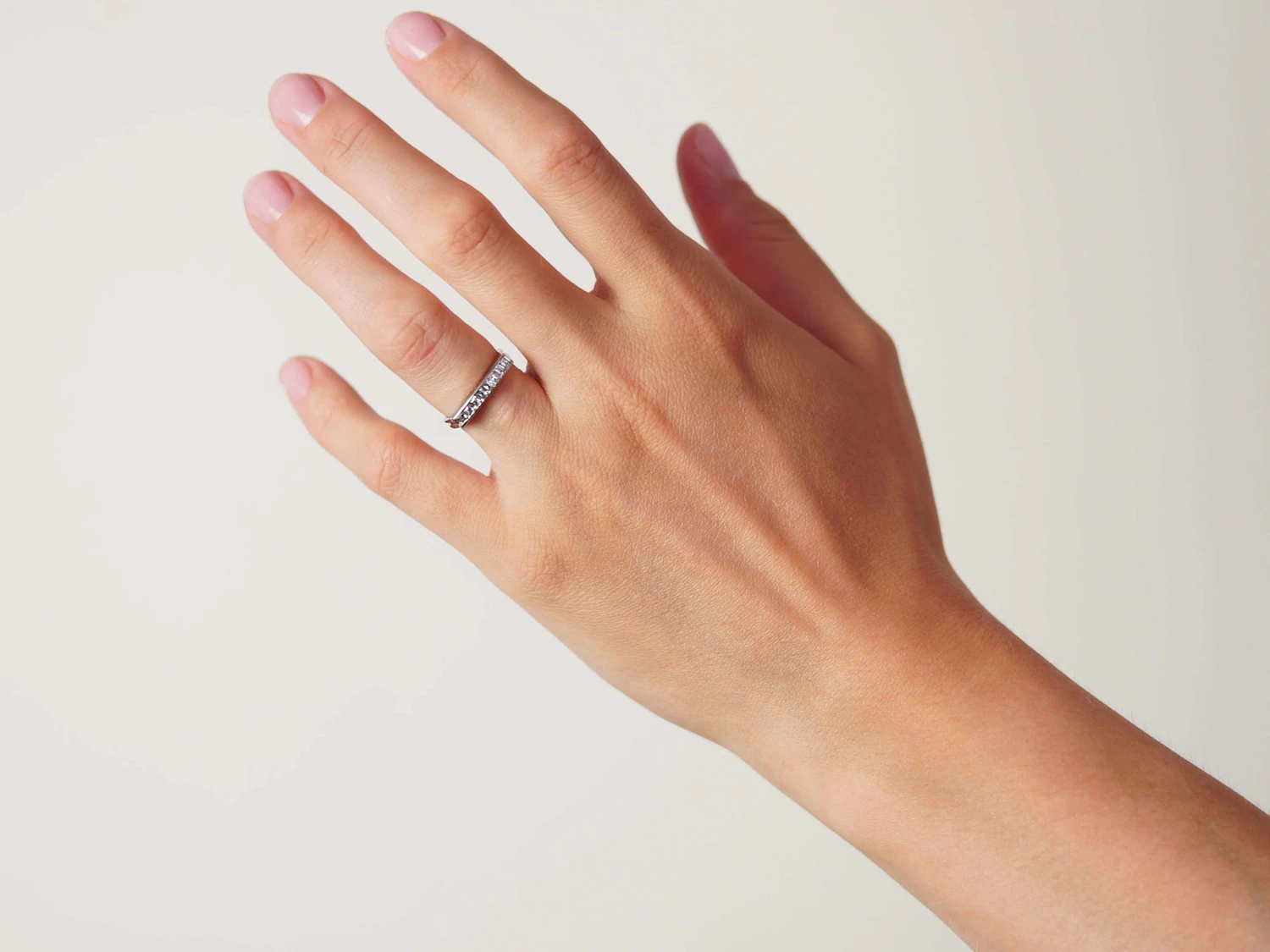 Art Deco 18ct White Gold, Diamond Half Hoop Eternity Ring 4 Art Deco 18ct White Gold, Diamond Half Hoop Eternity Ring - Image 2