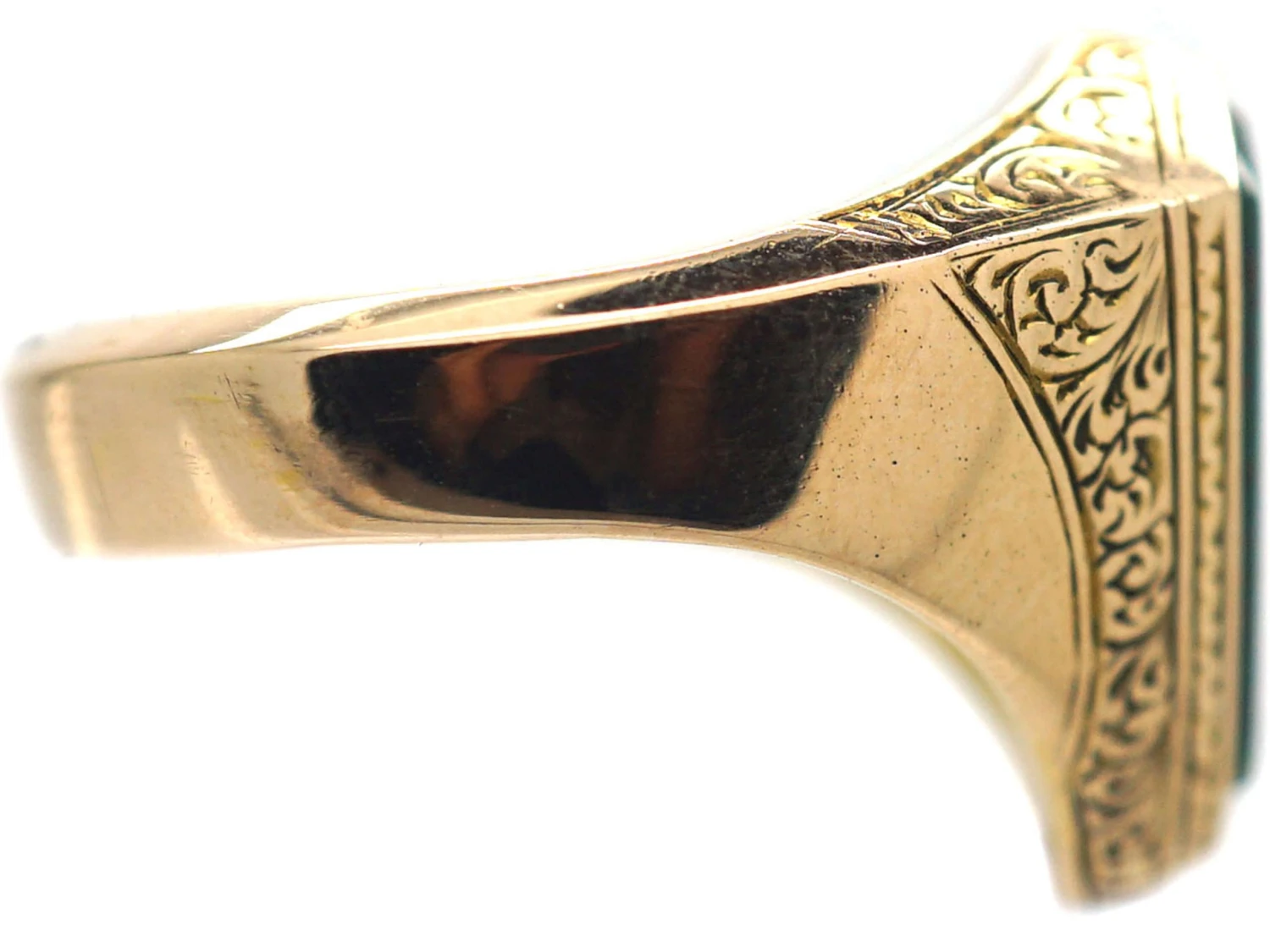 Victorian 15ct Gold Signet Ring With Kite Shaped Bloodstone 7 Victorian 15ct Gold Signet Ring With Kite Shaped Bloodstone - Image 5