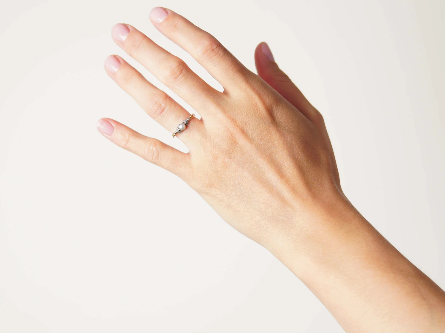 Georgian 18ct Gold, White Enamel, Natural Split Pearl & Rose Diamond Ring 4 Georgian 18ct Gold, White Enamel, Natural Split Pearl & Rose Diamond Ring - Image 2