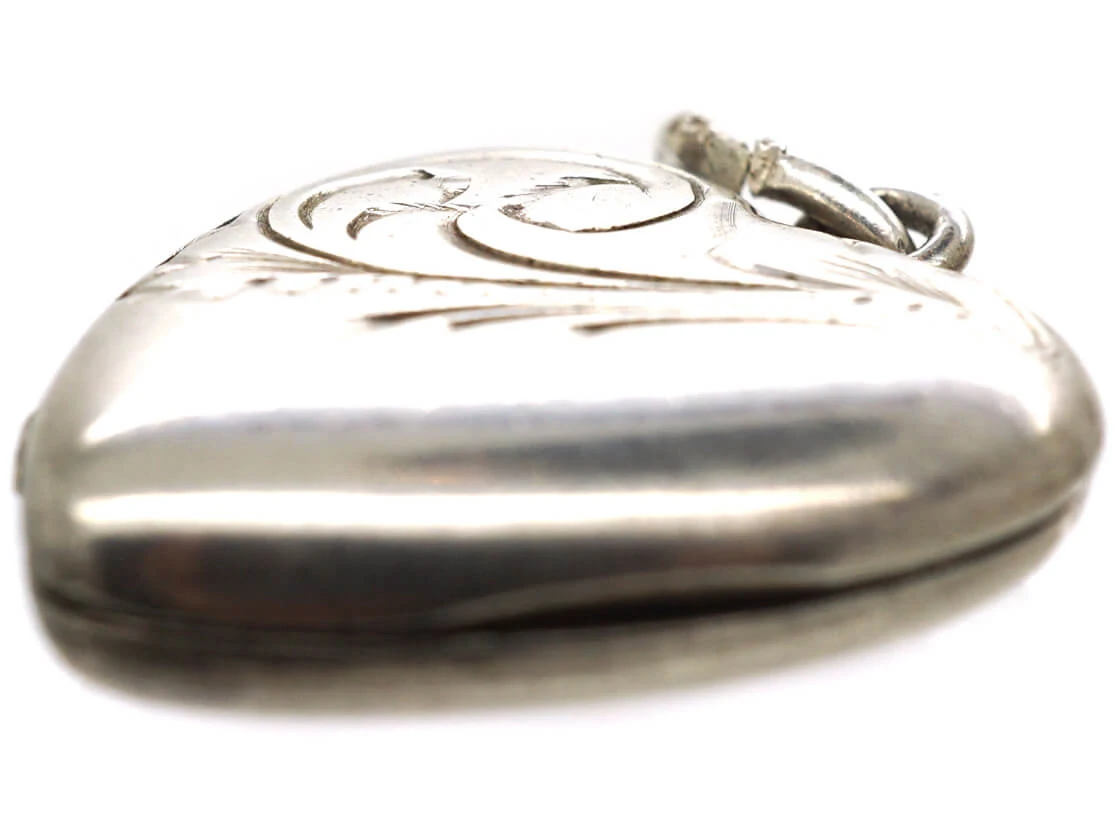Mid Century Heart Shaped Silver Locket 5 Mid Century Heart Shaped Silver Locket - Image 3