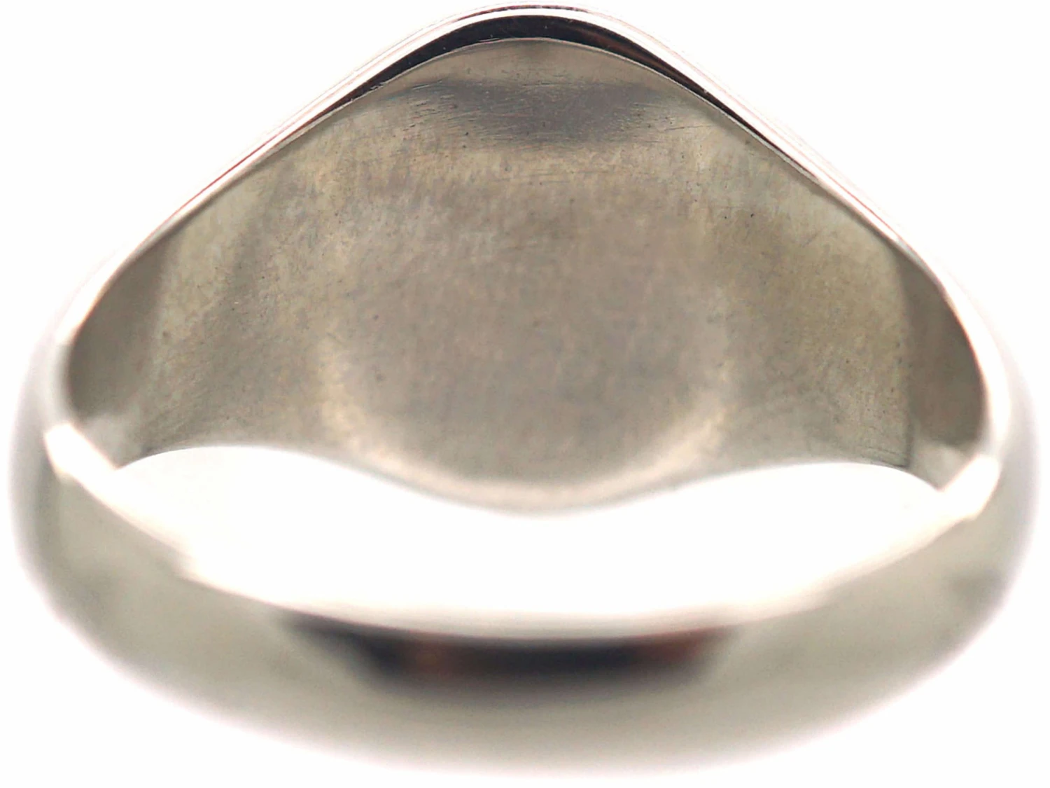 18ct White Gold Signet Ring With Intaglio Of A Griffin 6 18ct White Gold Signet Ring With Intaglio Of A Griffin - Image 4