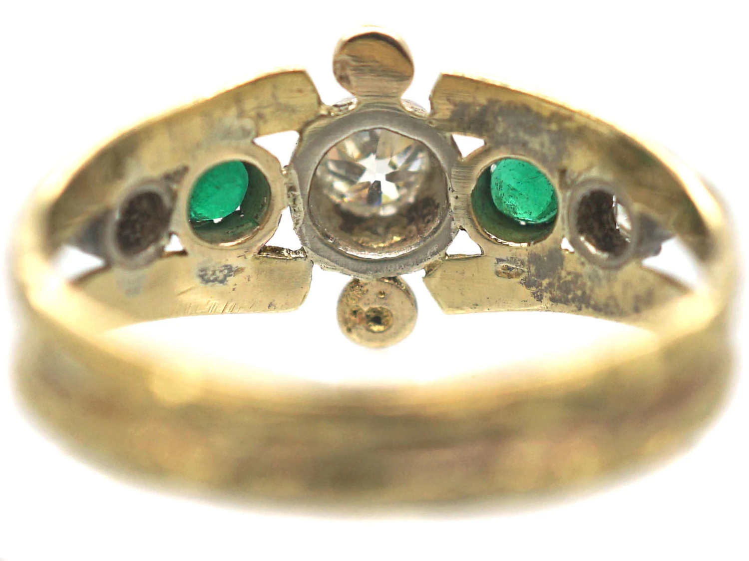 Victorian 18ct Gold Ring Set With Emerald & Diamonds 6 Victorian 18ct Gold Ring Set With Emerald & Diamonds - Image 4