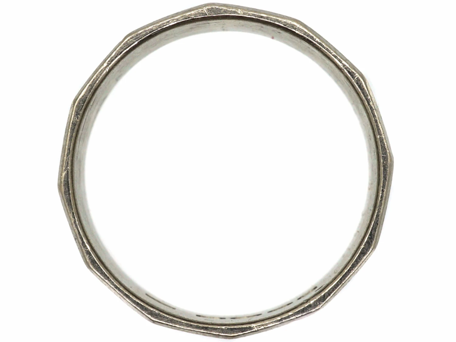 18ct White Gold Wide Wedding Ring With Flower & Diamond Motifs 6 18ct White Gold Wide Wedding Ring With Flower & Diamond Motifs - Image 4