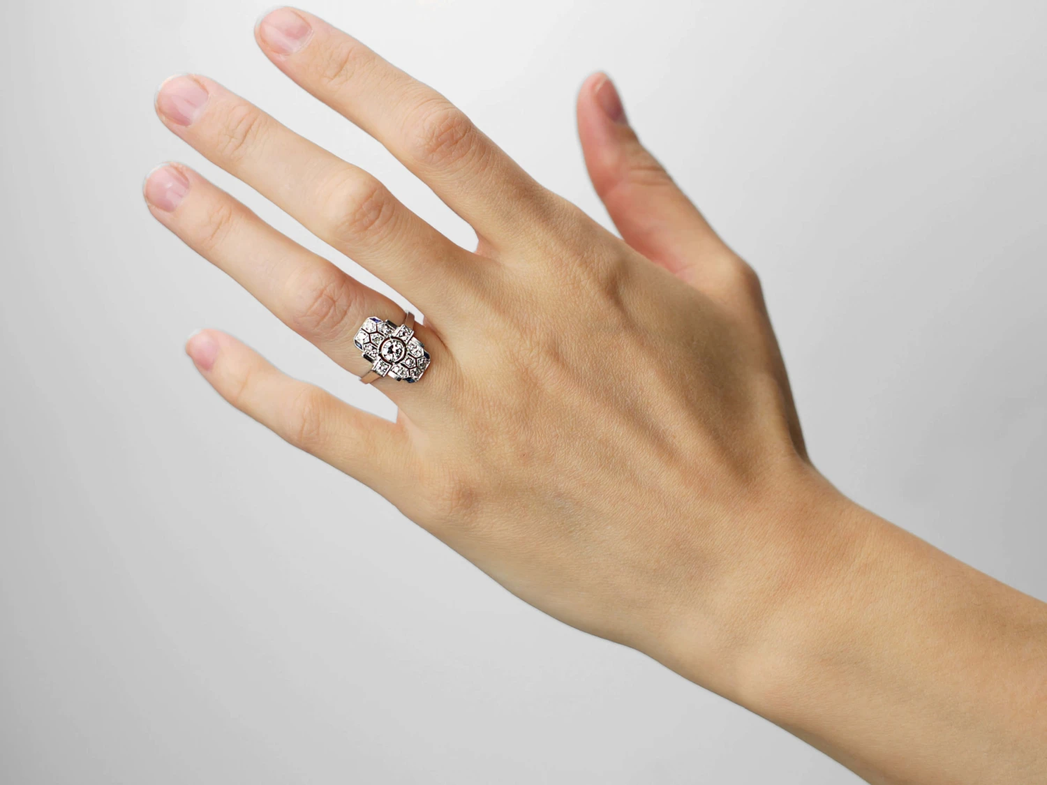 Art Deco Platinum, Diamond & Sapphire Rectangular Geometric Ring 4 Art Deco Platinum, Diamond & Sapphire Rectangular Geometric Ring - Image 2