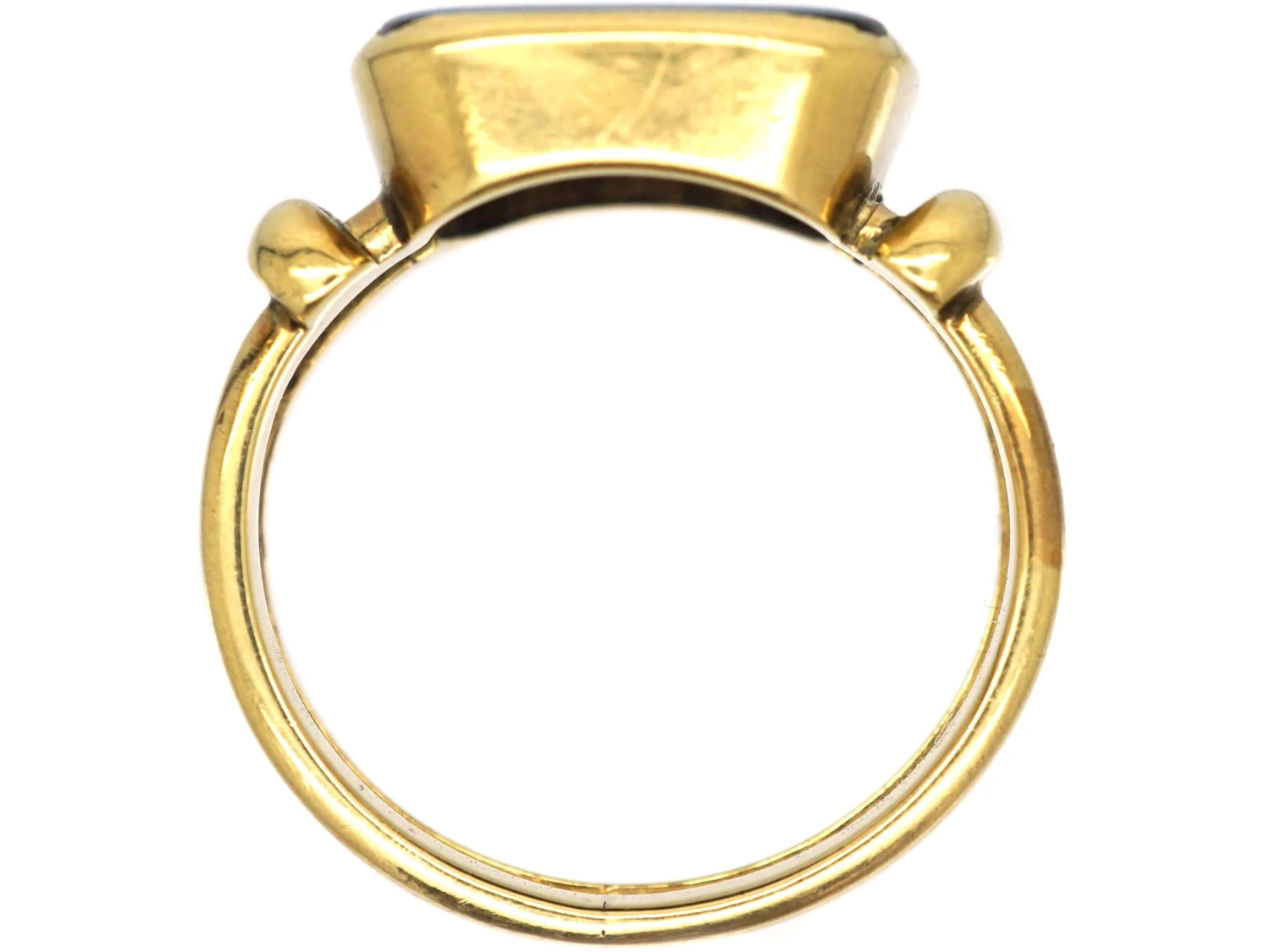 Victorian 18ct Gold Signet Ring With Banded Onyx Intaglio Of A Crest 6 Victorian 18ct Gold Signet Ring With Banded Onyx Intaglio Of A Crest - Image 4