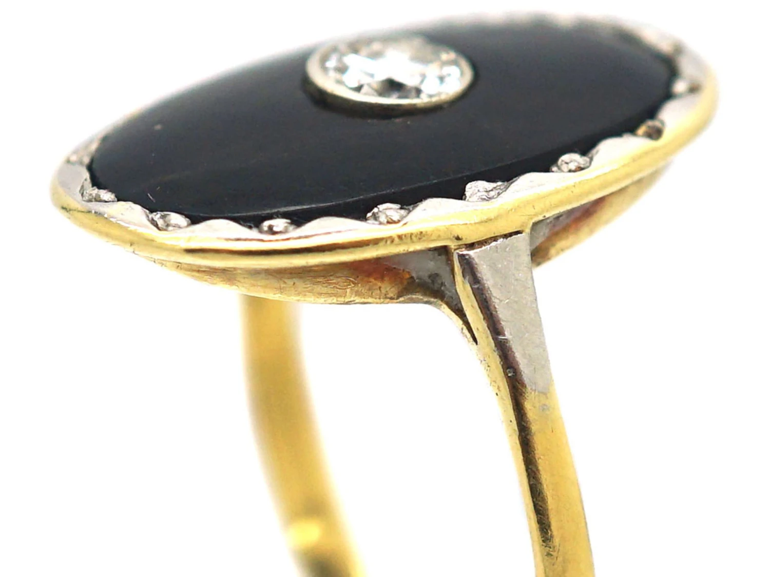 Art Deco 18ct Gold, Onyx & Diamond Oval Shaped Ring 5 Art Deco 18ct Gold, Onyx & Diamond Oval Shaped Ring - Image 3