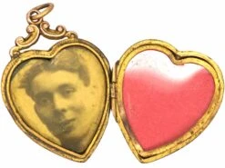 Edwardian 9ct Back & Front Heart Shaped Locket With Flower Motif Set With Paste 7 Edwardian 9ct Back & Front Heart Shaped Locket With Flower Motif Set With Paste -Antique Jewellery Company f1a19fc6 dsc06915 scaled 1