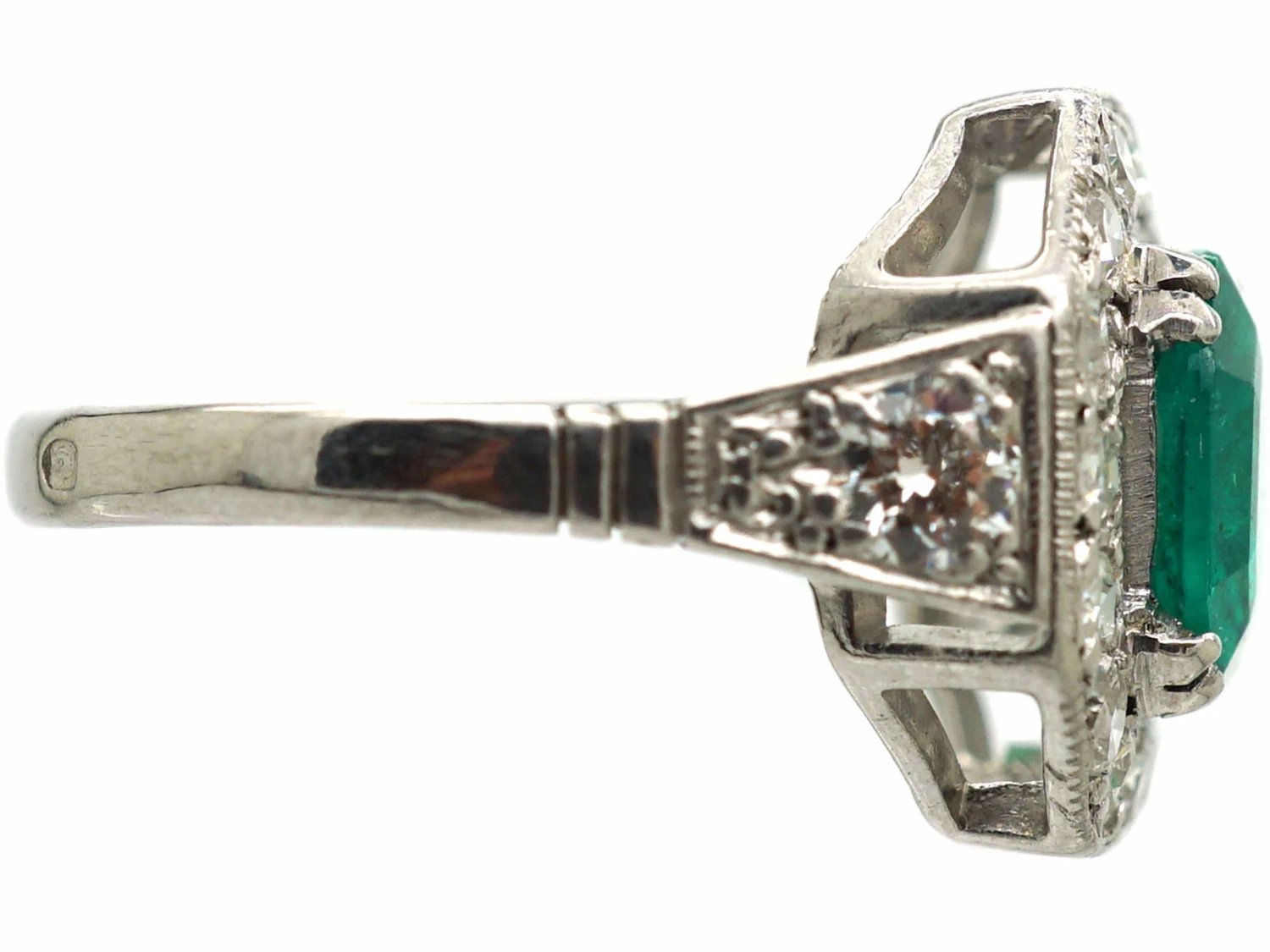 Art Deco 18ct White Gold, Columbian Emerald & Diamond Ring 8 Art Deco 18ct White Gold, Columbian Emerald & Diamond Ring - Image 6